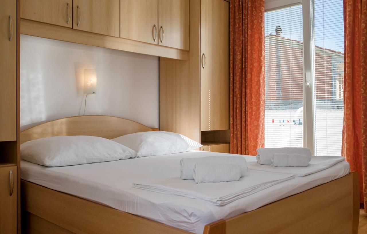 Apartments Stanicic Kampor Екстериор снимка