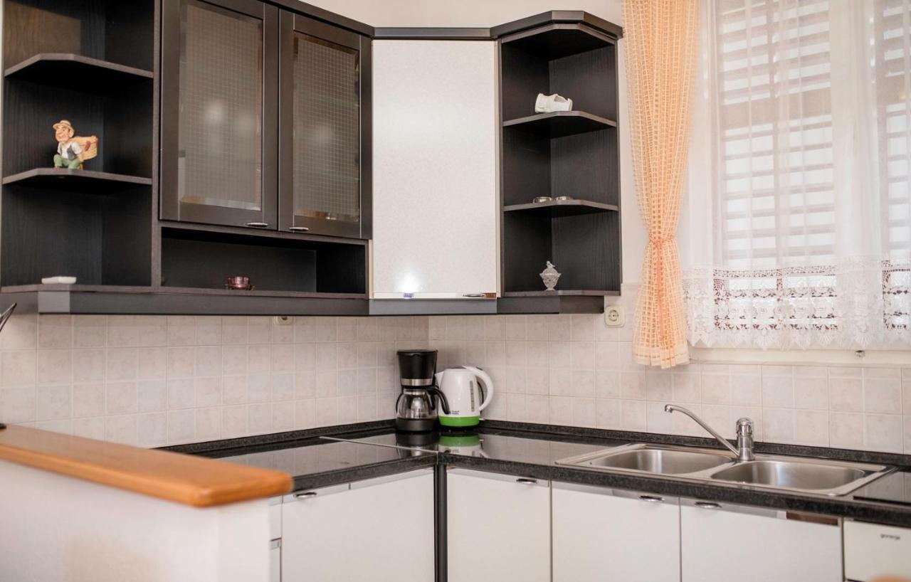 Apartments Stanicic Kampor Екстериор снимка