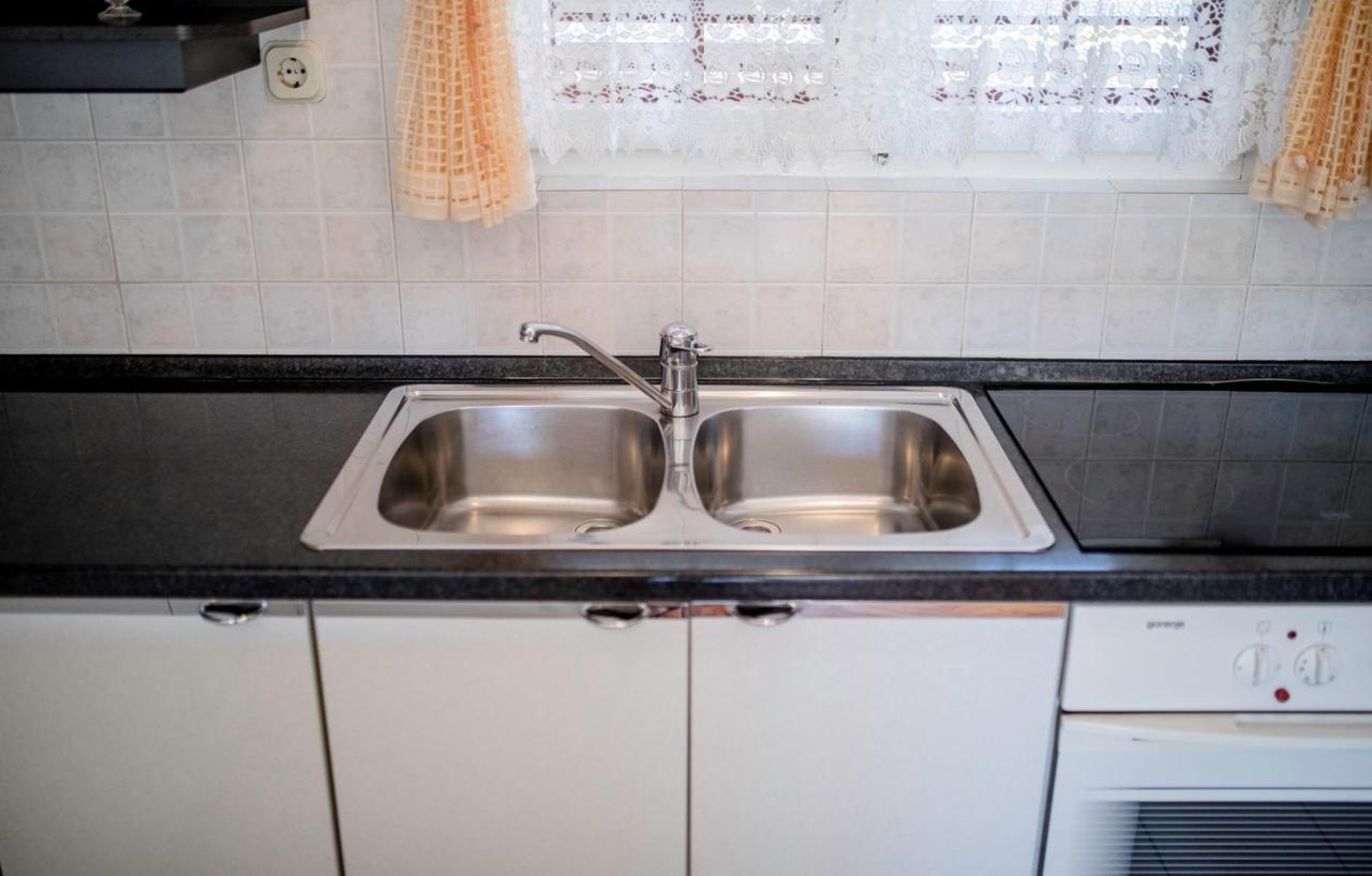 Apartments Stanicic Kampor Екстериор снимка